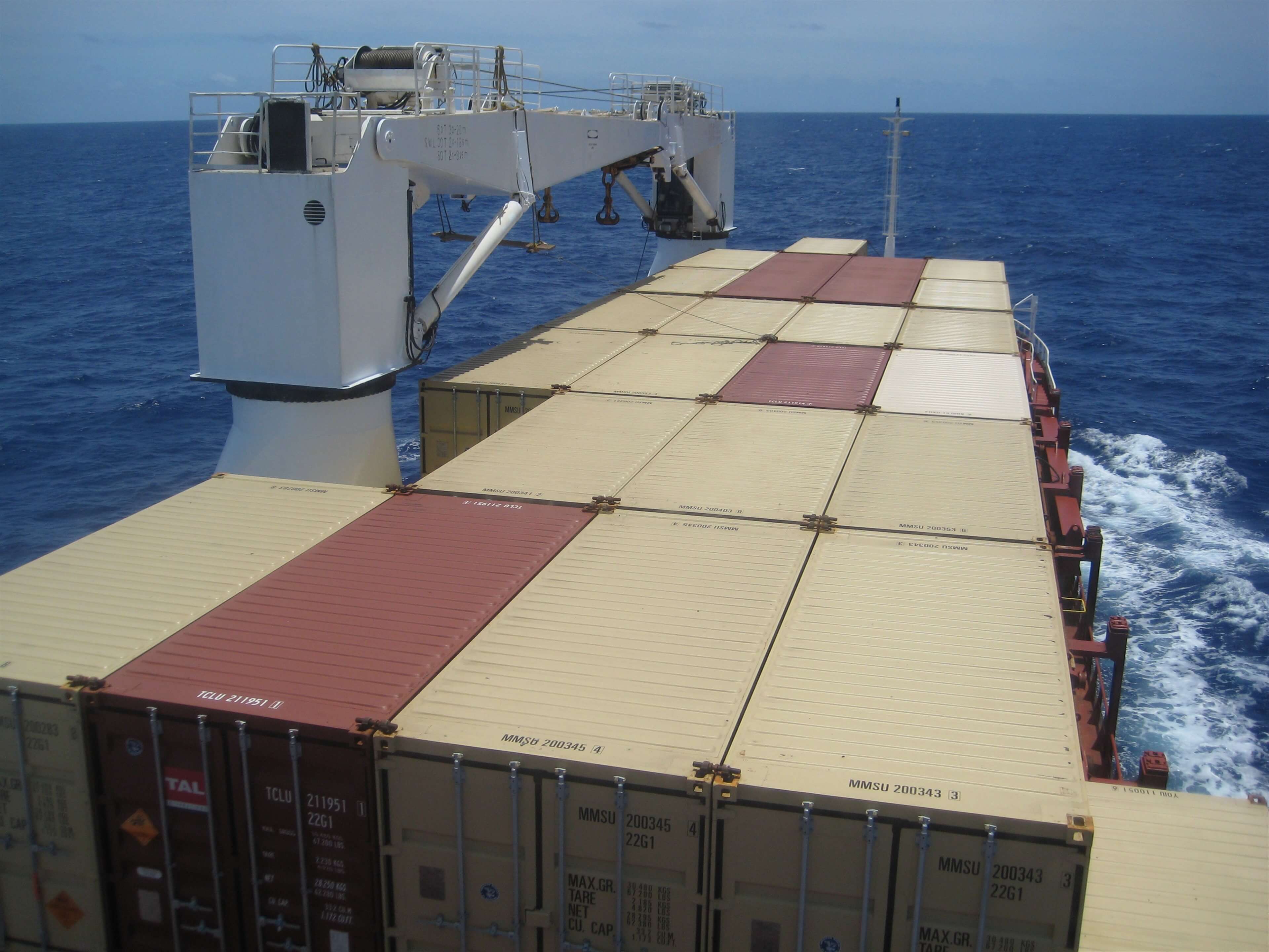 Containers op een schip